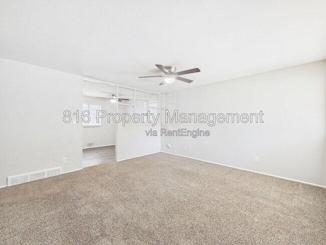 Foto del edificio - 8511 Crystal Ave