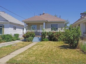 Building Photo - 452 29th St