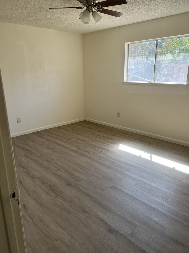Building Photo - 217 Eula Dr