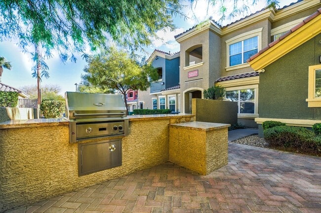 Foto del edificio - Ravello Townhomes