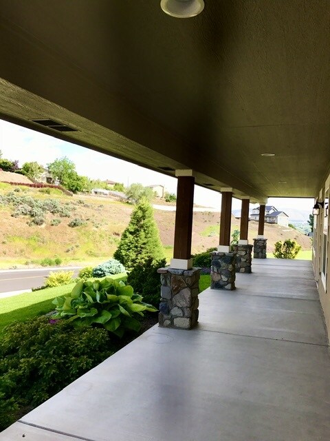 Foto del edificio - 408 N 84th Ave