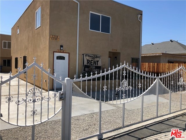 Foto principal - 1216 E Adams Blvd