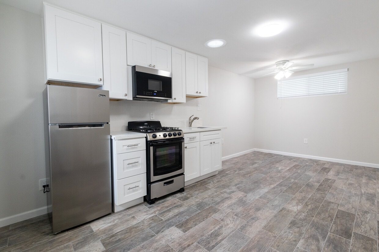 Foto principal - 582 Douglas St