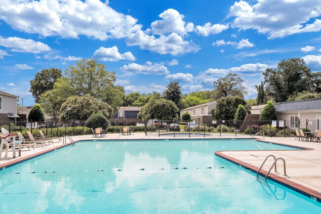 Foto del edificio - BayPointe Crossing