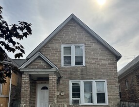 Building Photo - 2223 N La Crosse Ave