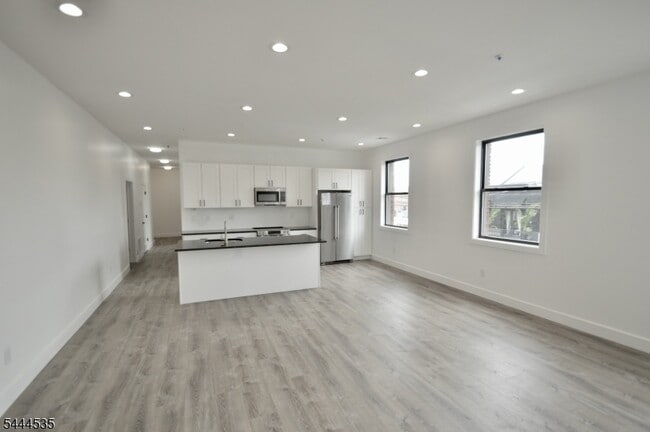 Building Photo - 340 Millburn Ave