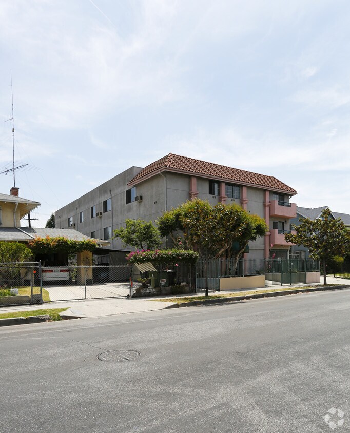 Foto del edificio - 820 S St Andrews Pl