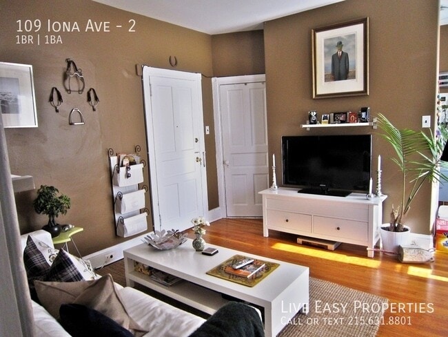 Building Photo - 109 Iona Ave