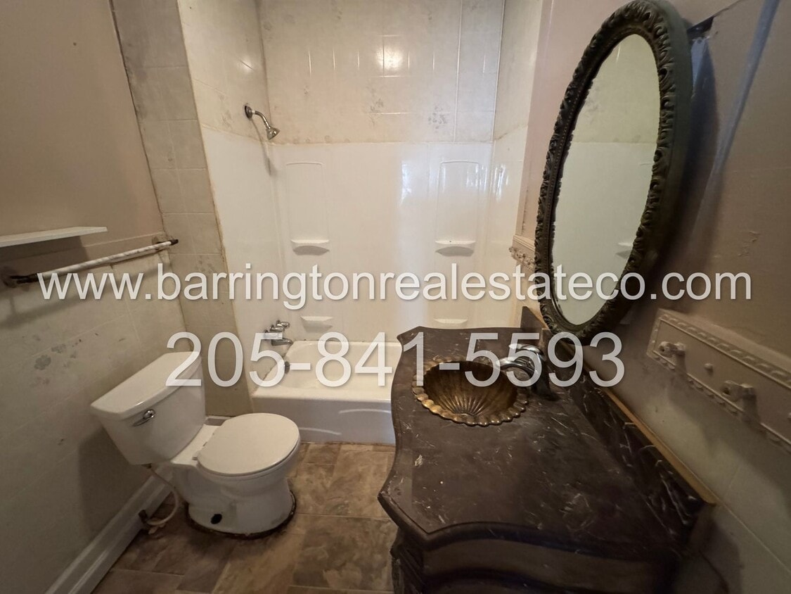 Building Photo - 2516 Powderly Ave SW