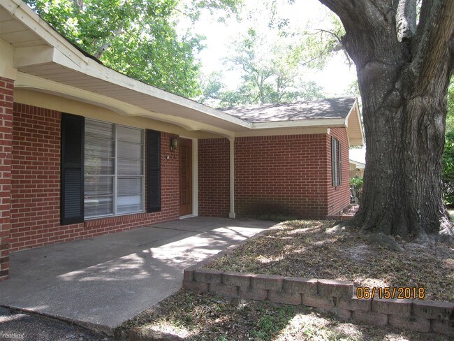 Building Photo - 3 br, 2 bath House - 2922 McDonald Rd