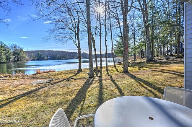 Foto del edificio - 134 Laurel Hill Dr