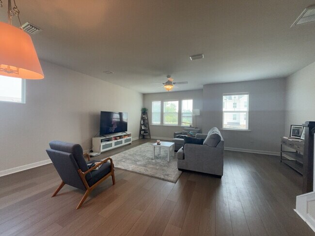 Building Photo - 9403 Sun Fountain Dr