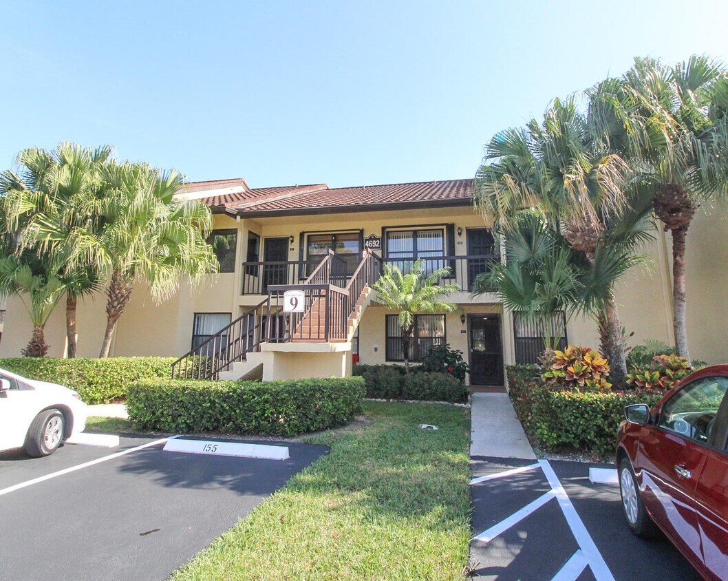 Primary Photo - 4692 Lucerne Lakes Blvd E