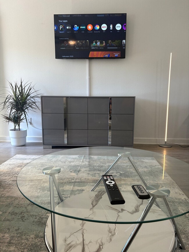 Foto del edificio - 3104 Stoneway Dr