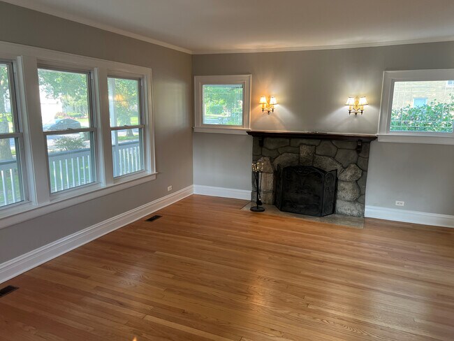 Building Photo - 3122 Wilmette Ave