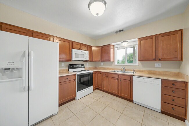 Building Photo - 1094 Westmoreland Rd