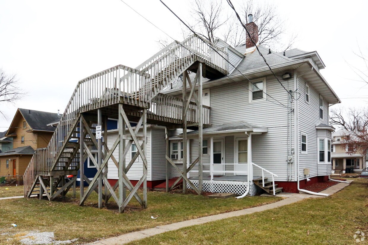 Building Photo - 1077 27th St