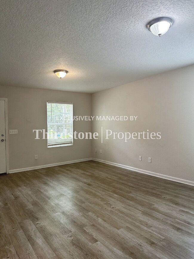 Building Photo - 2277 Hartridge St