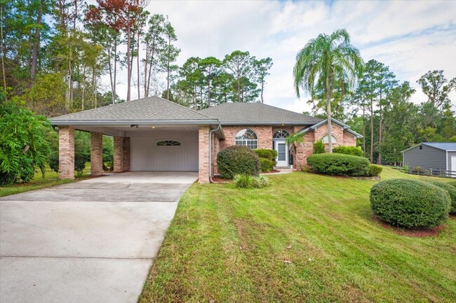 Foto del edificio - Beautiful 4BR Home with Fireplace, Screene...