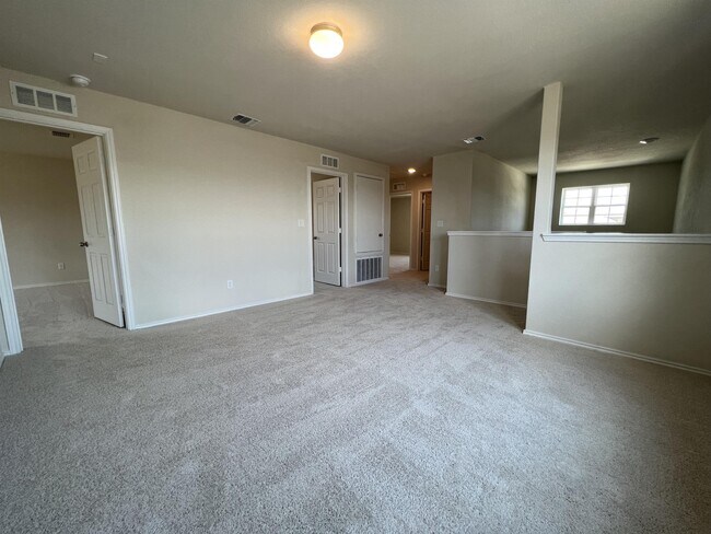 Building Photo - 10349 Gibbons Creek