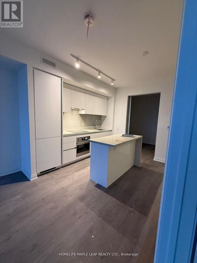 Photo du bâtiment - 4015 The Exchange