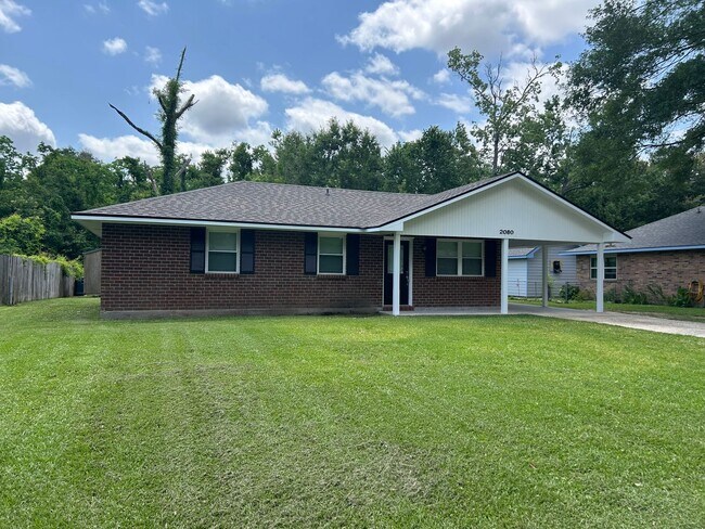 Foto del edificio - Great home in a Great Denham Springs Location