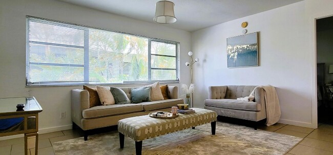 Foto del edificio - 2830 NE 30th Pl