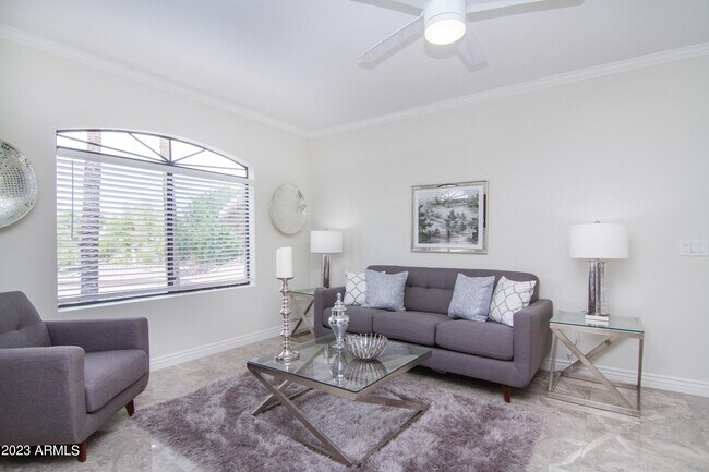 Foto del edificio - 15095 N Thompson Peak Pkwy