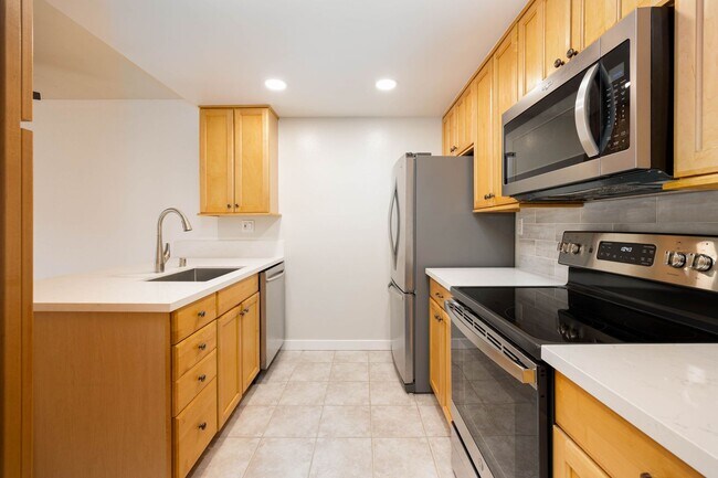 Building Photo - Mission Valley 2Bed/ 1Bath Condo with A/C,...