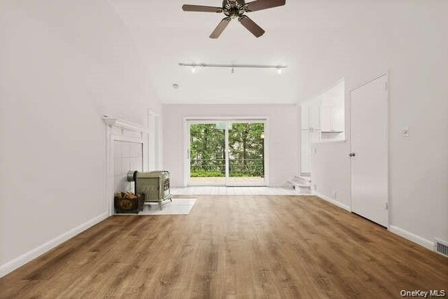 Building Photo - 93 Seton Dr