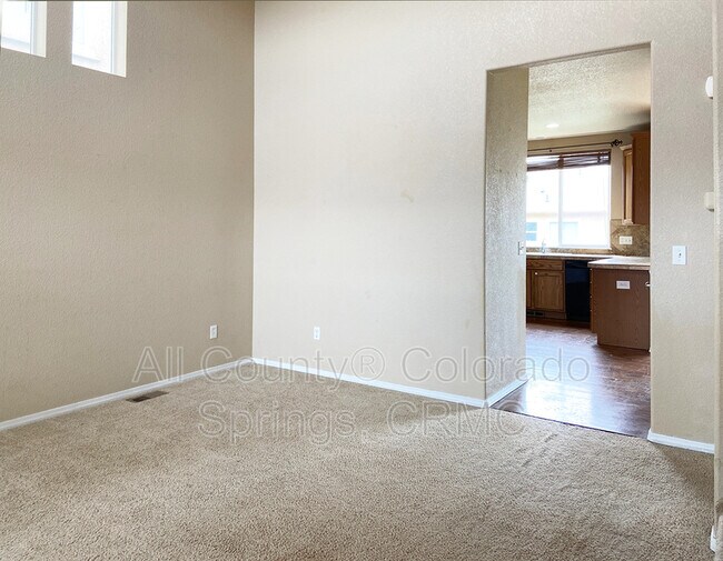 Building Photo - 6767 Pinedrops Ct