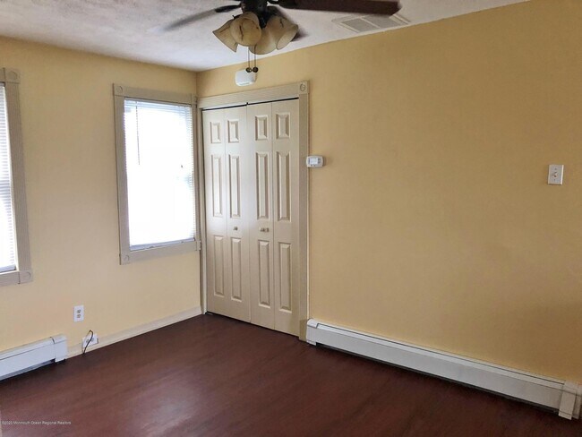 Foto del edificio - 706 1/2 Fletcher Lake Ave