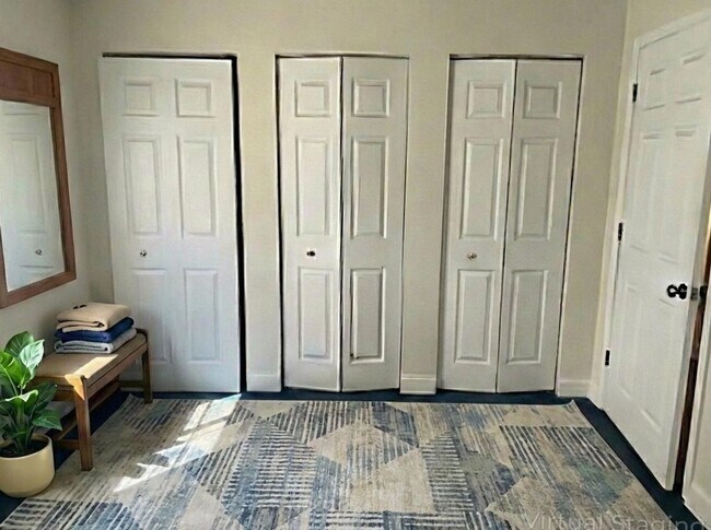 Building Photo - 1222 Broadway Ave