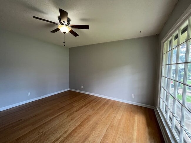 Building Photo - Renovated 3 Bedroom 1.5 Bath Home for Rent!