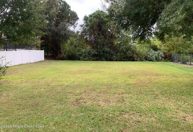 Building Photo - 1227 Hasley Pl