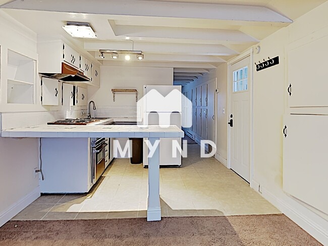 Building Photo - 16770 Mount Rose Hwy Apt B