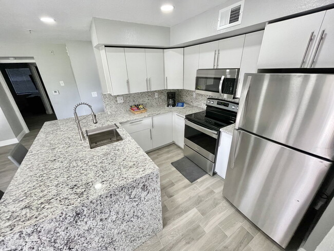 Foto del edificio - 7210 Westpointe Blvd