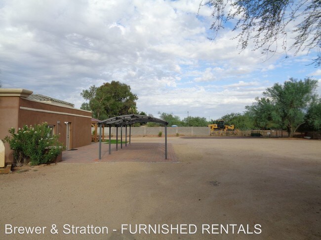 Building Photo - 7951 E Thunderbird Rd