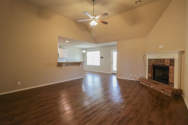 Foto del edificio - 3 Bed | 2 Bath in Broken Arrow!