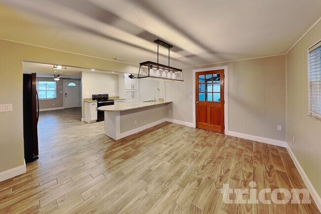 Foto del edificio - 1705 Coppertree Dr