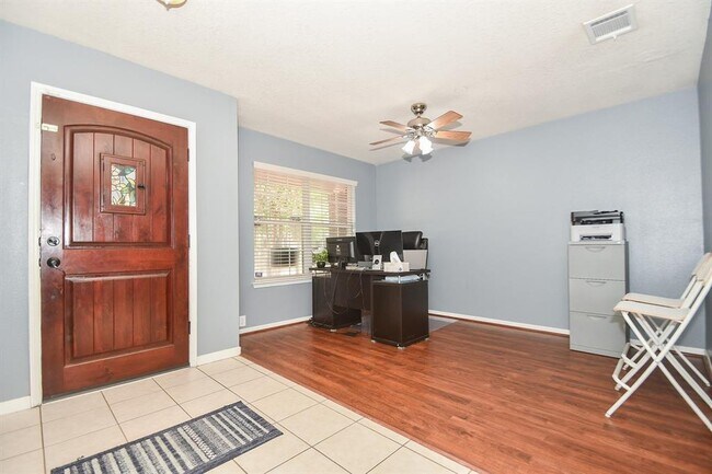 Building Photo - 17307 Shadow Ledge Dr