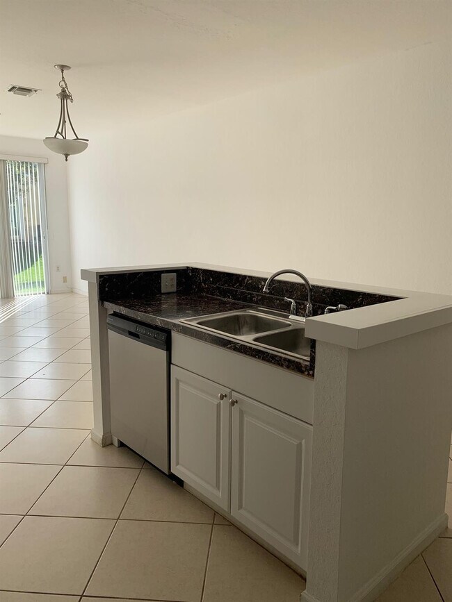 Foto del edificio - 6366 Landings Way