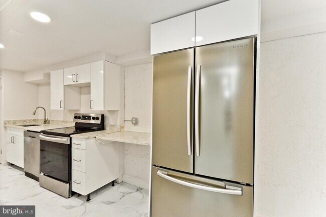 Foto del edificio - 118 W St NW