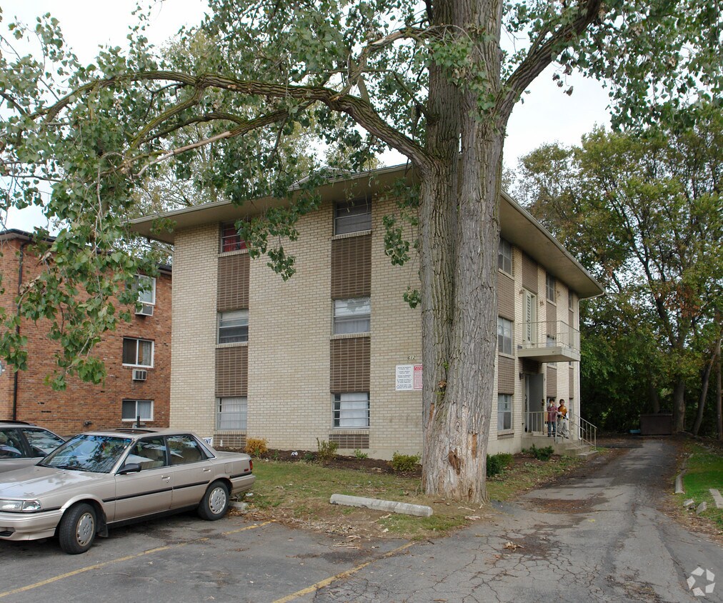 Building Photo - 612 Riverview Dr