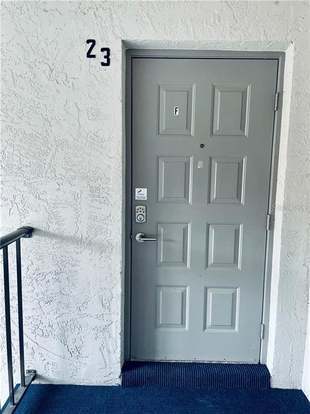 Foto del edificio - 1723 Pine Ridge Rd