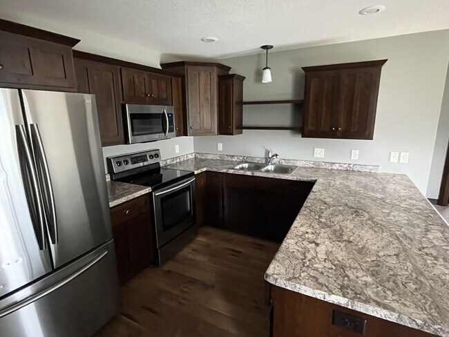 Building Photo - North Crossing Twin Home