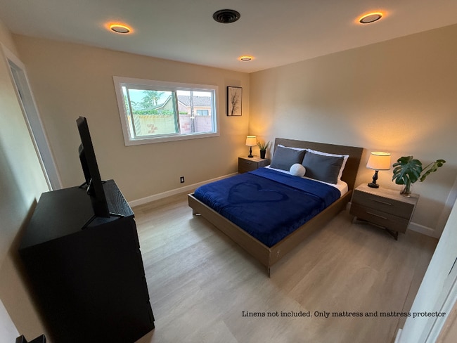 Building Photo - 6382 Yale Cir