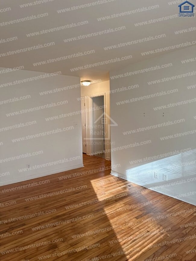 Foto del edificio - 1231 Helena Dr