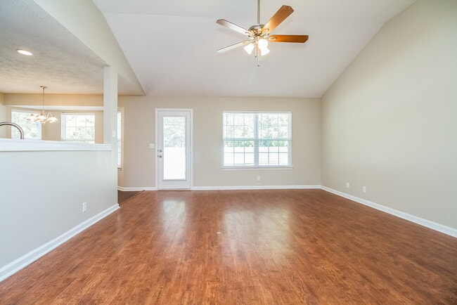Building Photo - 3304 Tourmaline Dr