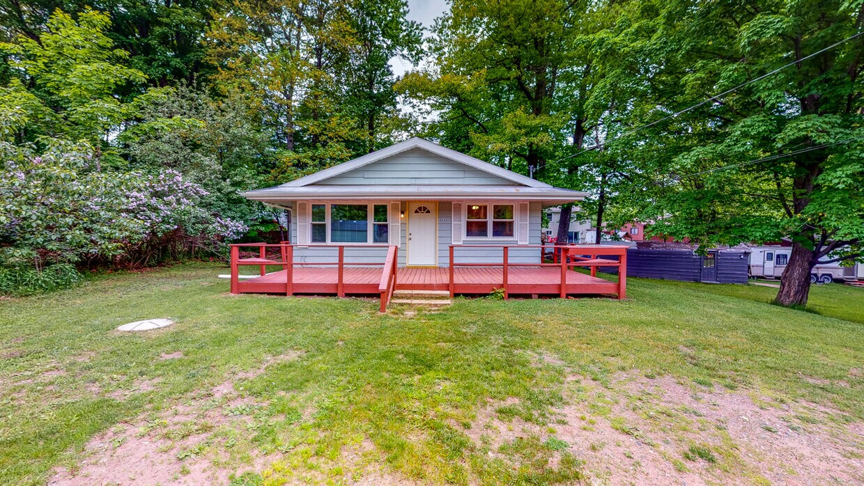 2622 Center St, Marquette, MI 49855 House Rental in Marquette, MI